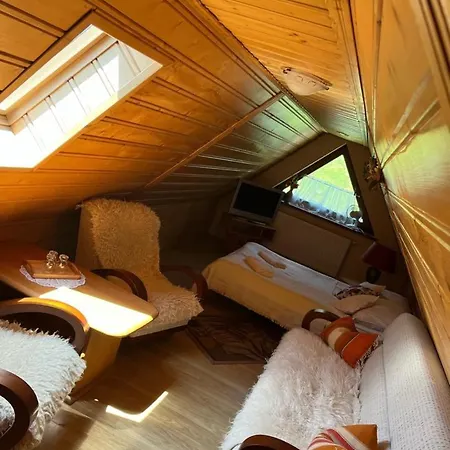 Pod Bandera Alojamento de Acomodação e Pequeno-almoço 3*