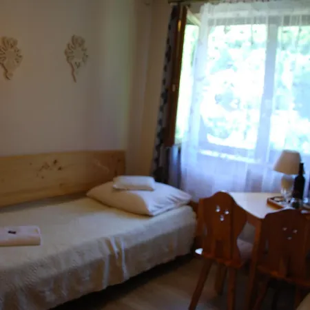 Alojamento de Acomodação e Pequeno-almoço Pod Bandera 3*