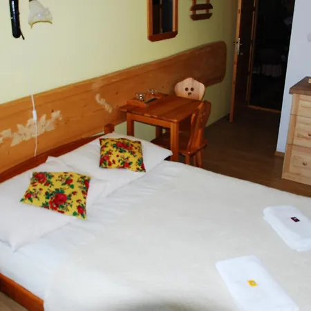 Pod Bandera Alojamento de Acomodação e Pequeno-almoço 3*